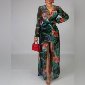 The Sang Vibrant Tropical Floral Print Maxi Dress Sheer Lined Skirt Under